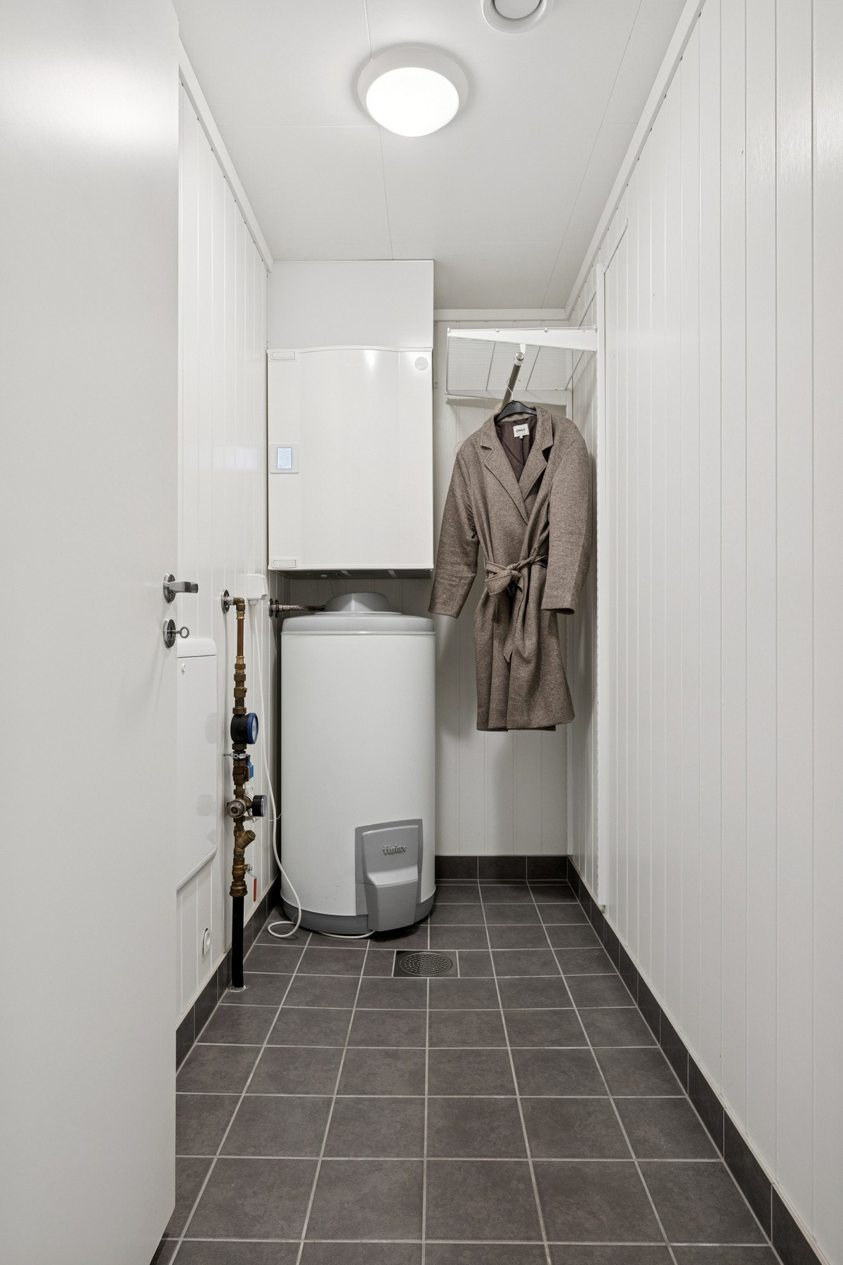 Bod/teknisk rom med sluk i gulv. Galleribilde