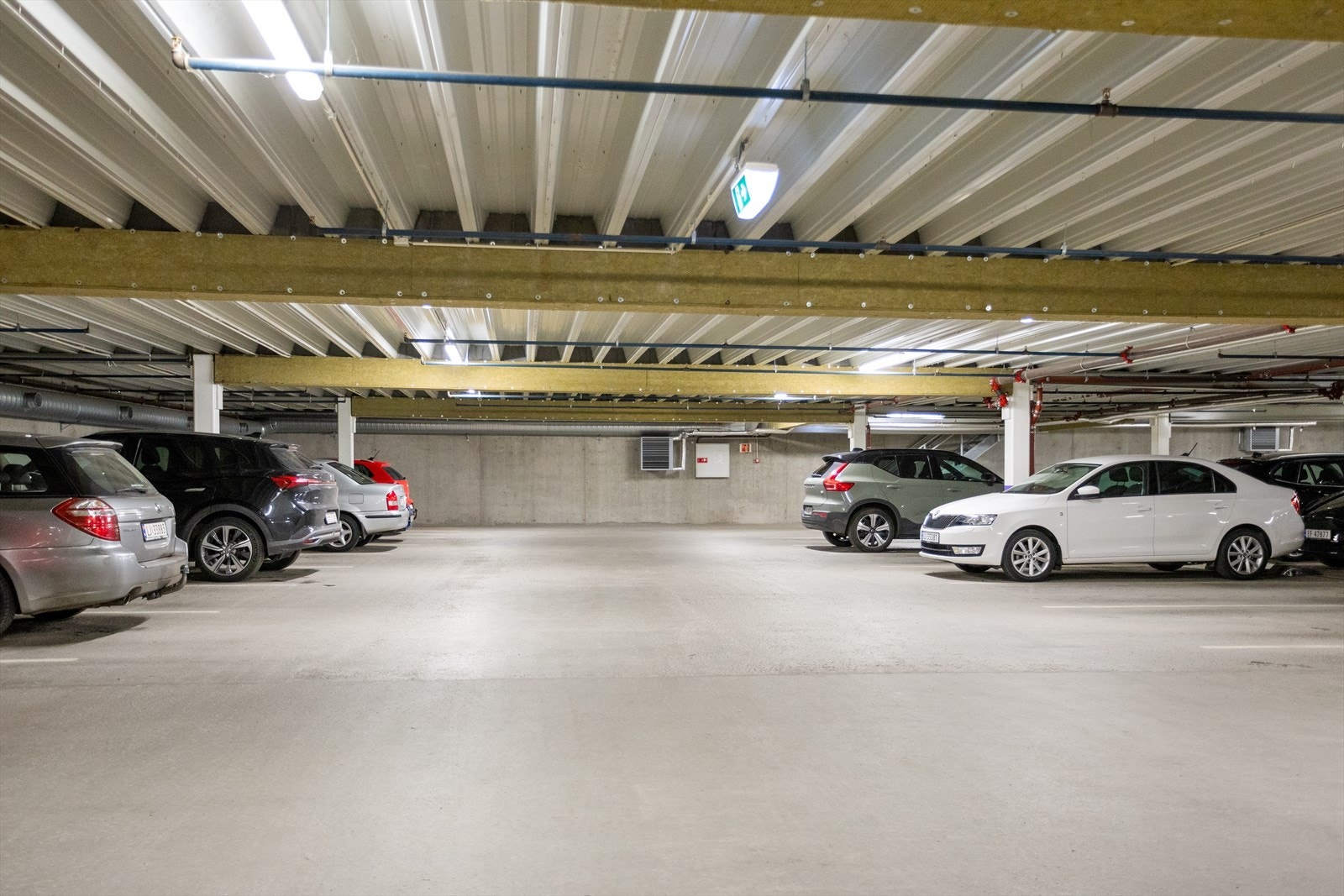 Garasjeanlegget til leilighetene er plassert på det nederste av to parkeringsplan. Galleribilde