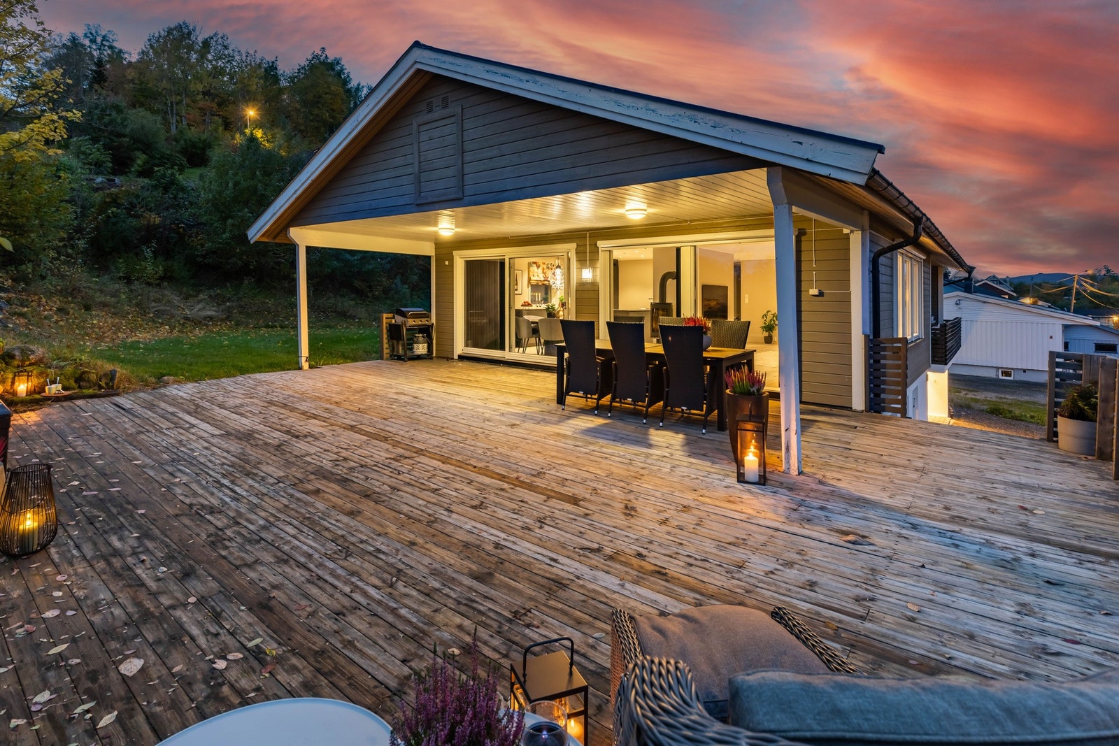 Terrassen gir god plass til diverse utemøblement og man kan innrede til flere soner. Galleribilde