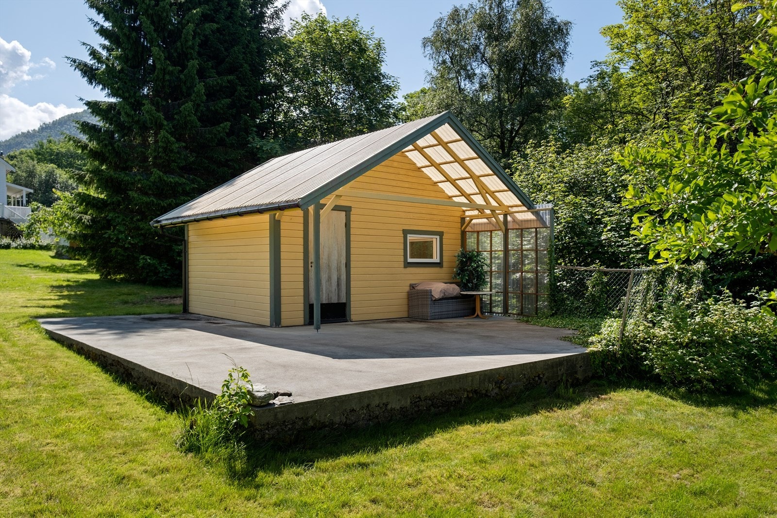 Uthus/badehus Galleribilde