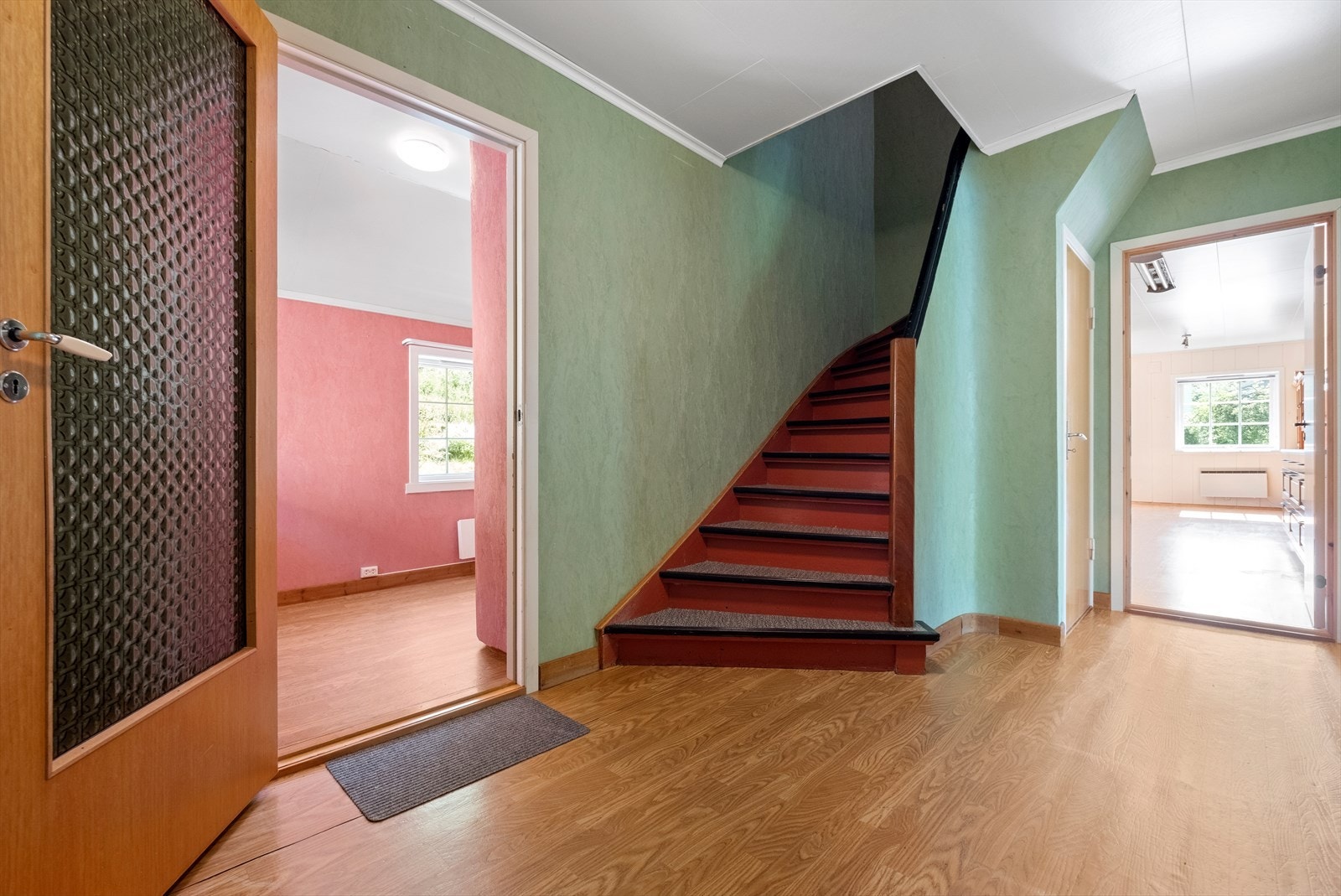 Trapp opp til 2. Etasje Galleribilde