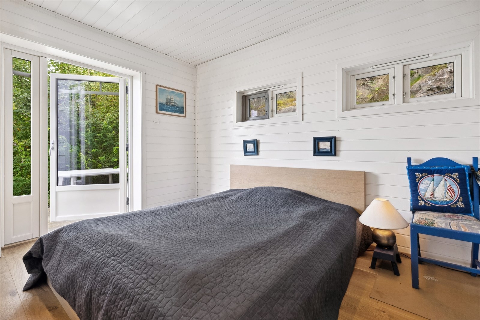 Direkte utgang fra soverommet i 1.etg. til treterrassen på 7 m². Galleribilde