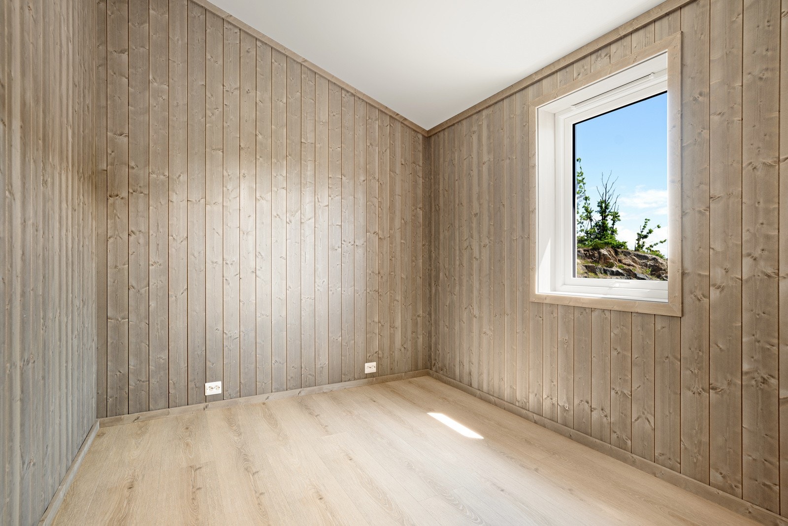 Alle soverom har god plass til en bred seng. Galleribilde