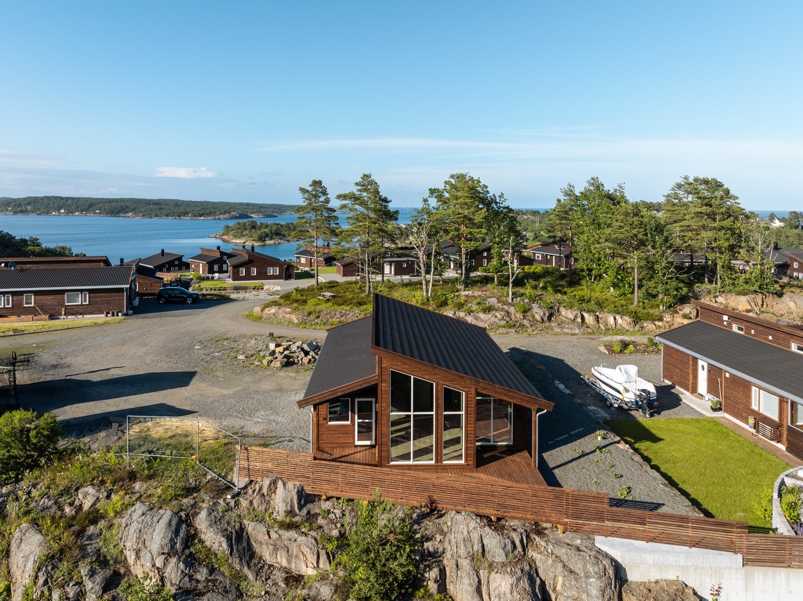 Hytta er oppført i 2024 og innflytningsklar. Galleribilde