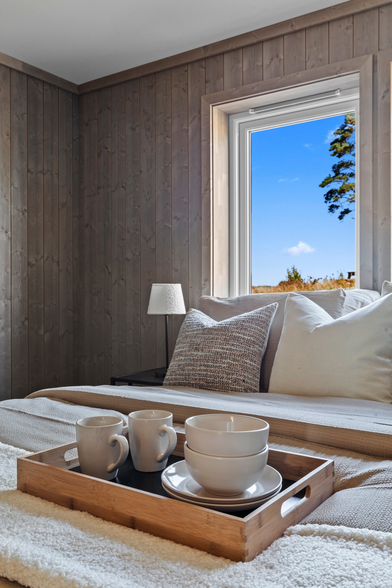 Frokost på sengen gir en god start på feriedagen. Galleribilde