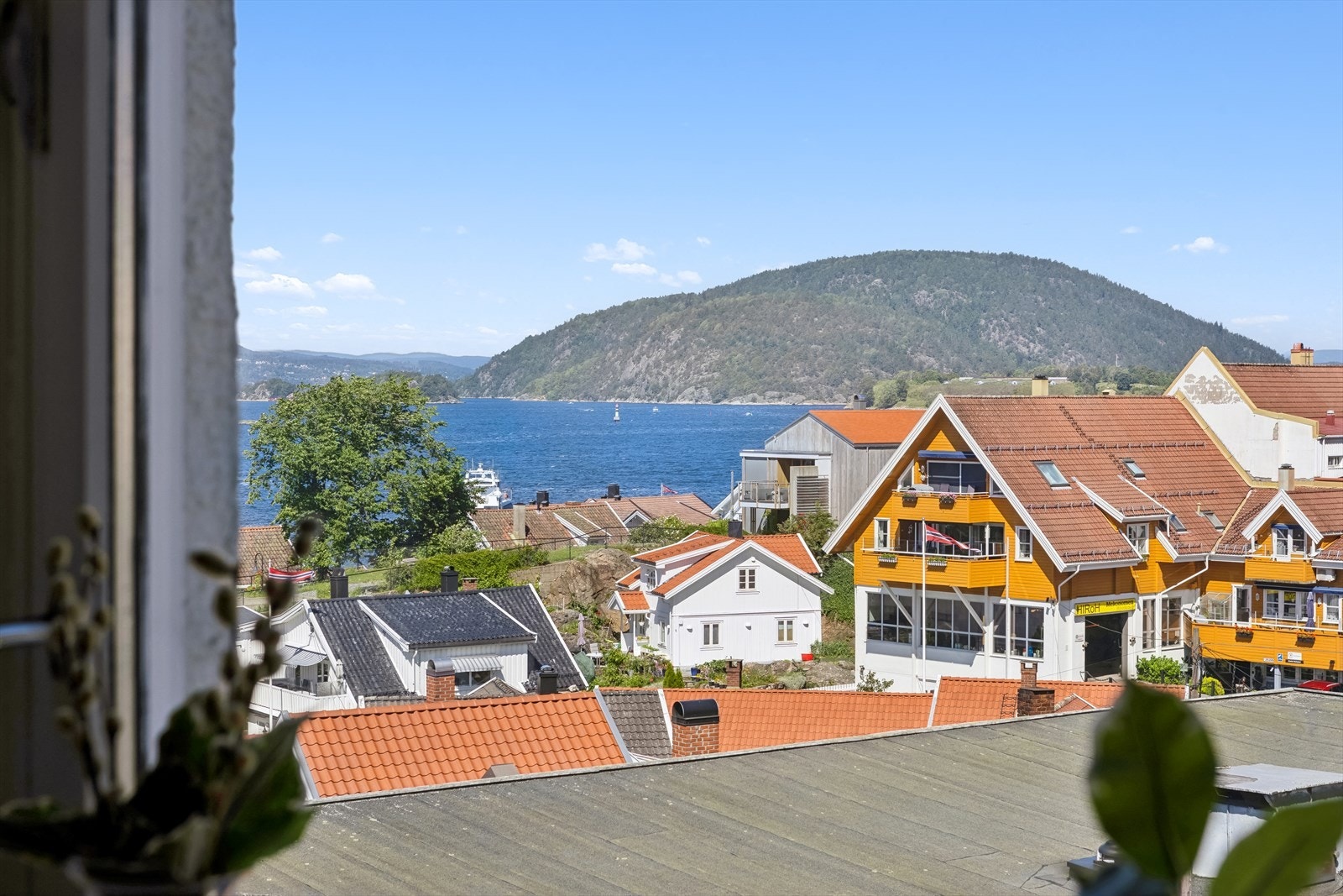 Sjarmerende utsikt fra kjøkkenet. Galleribilde