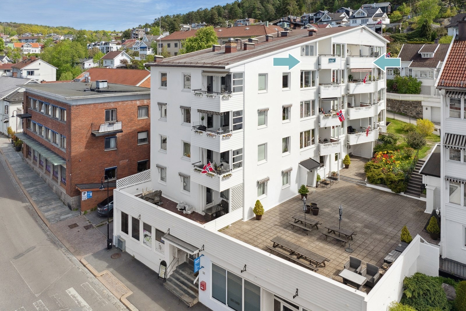 Storgata 38 har en meget god plassering i Drøbak sentrum med nærhet til alt den sjarmerende byen har å by på. Galleribilde