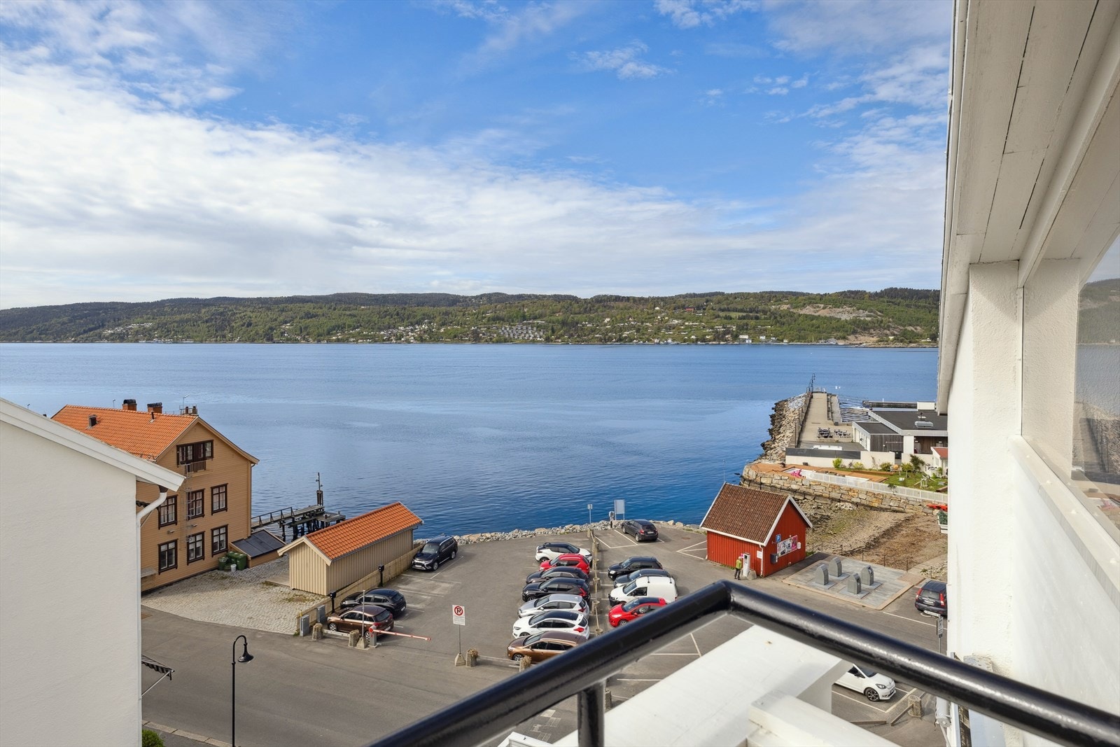 Fra leiligheten er det nydelig utsikt. Galleribilde
