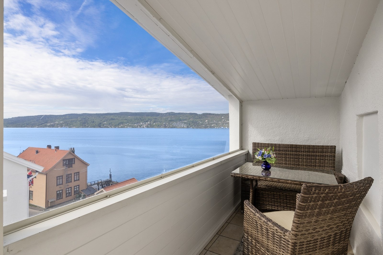 Denne delen av balkongen er fin å ha på regnværsdager. Galleribilde