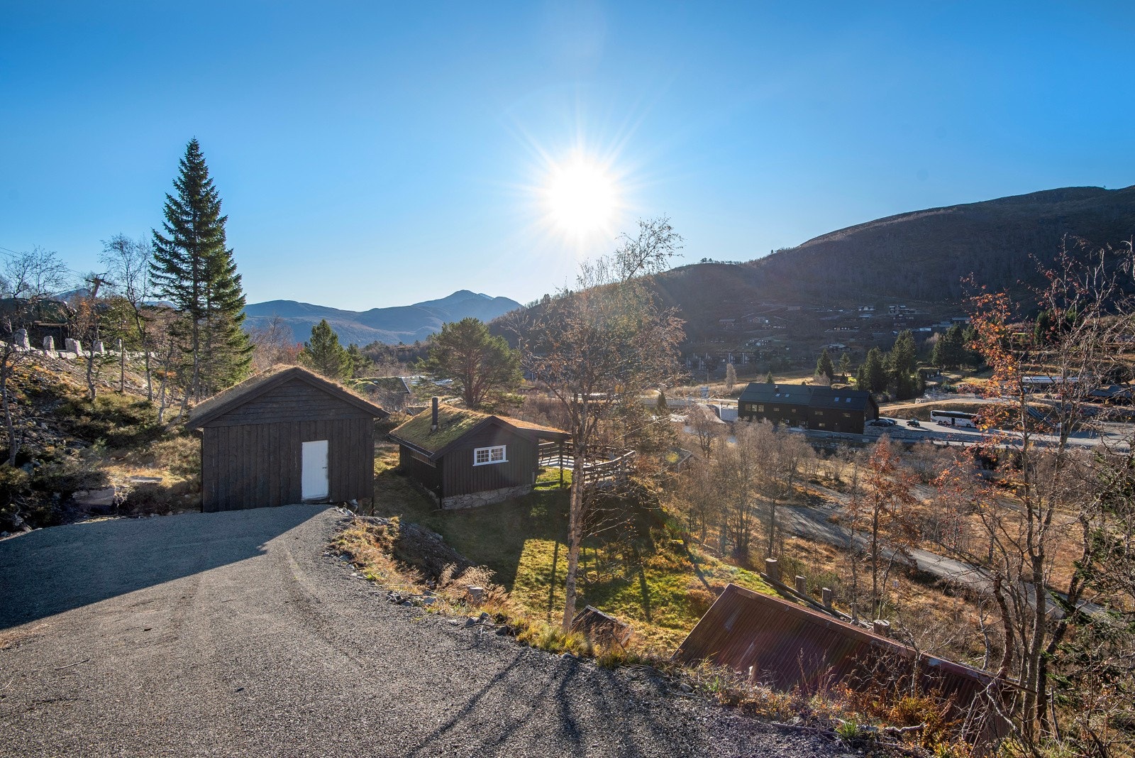 Den solrike tomten er på 874 kvm. Galleribilde