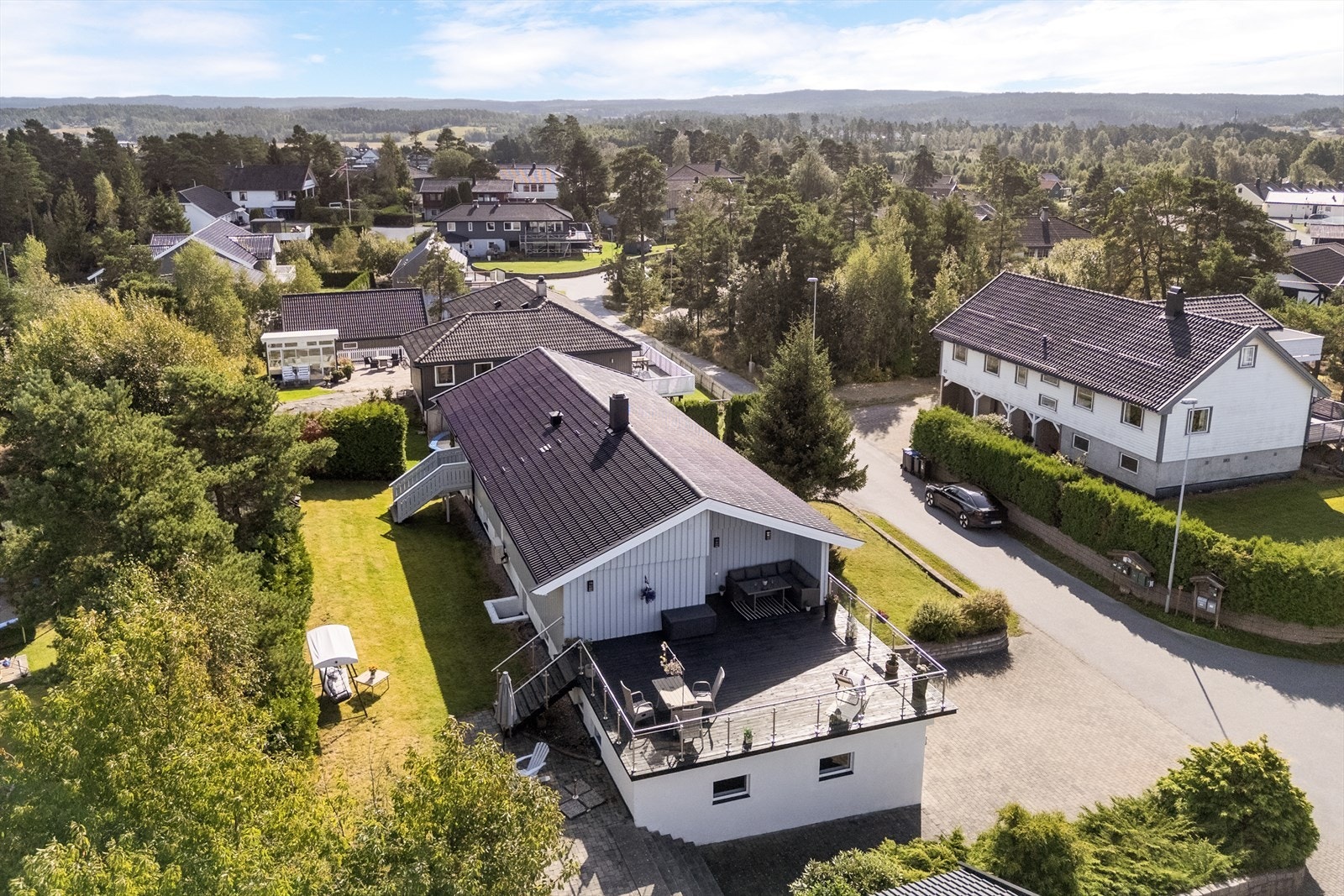 Boligen har fin intern beliggenhet innerst i veien Galleribilde