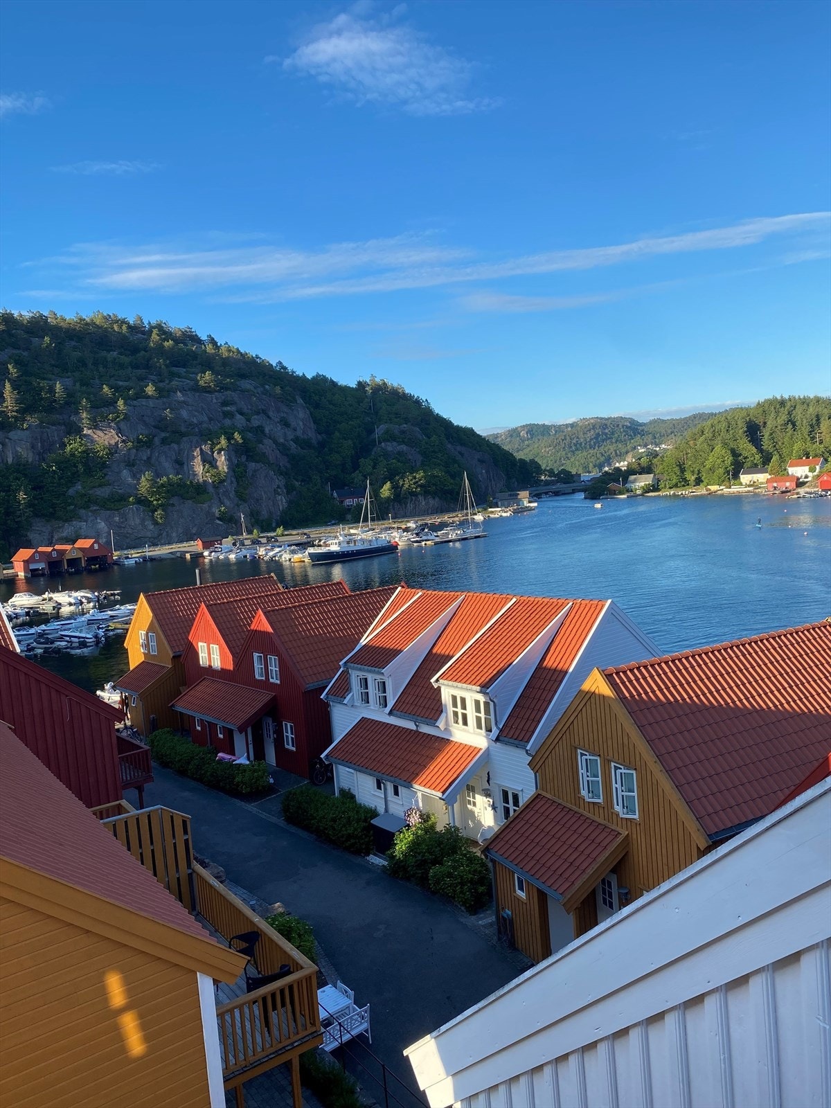 Selgers bilde. Utsikt fra loft. Galleribilde