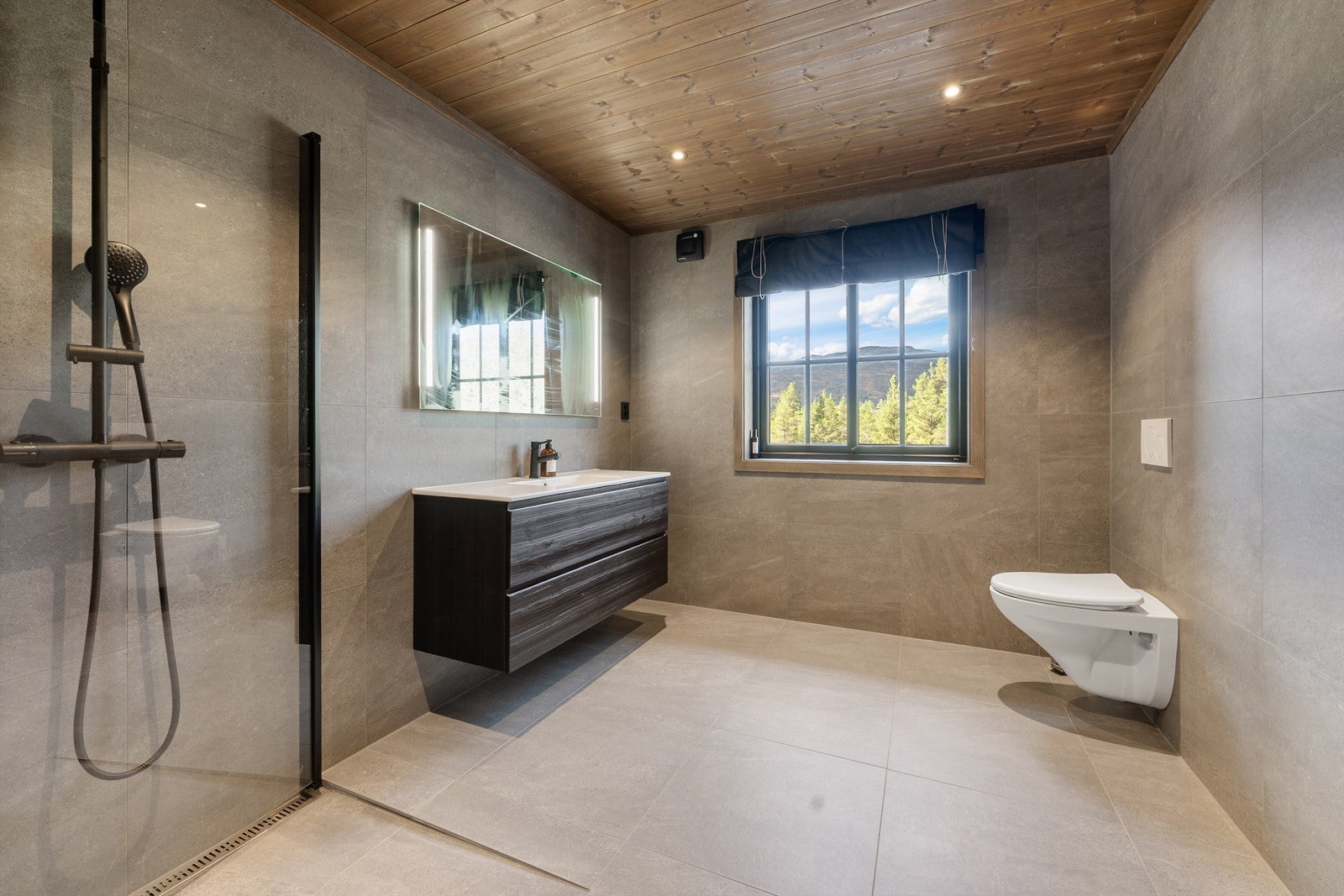 - Velkommen til Vidsynvegen 18 - Galleribilde