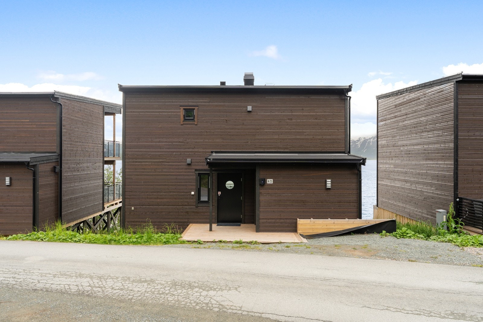 Du kan parkere bilen på egen tomt.