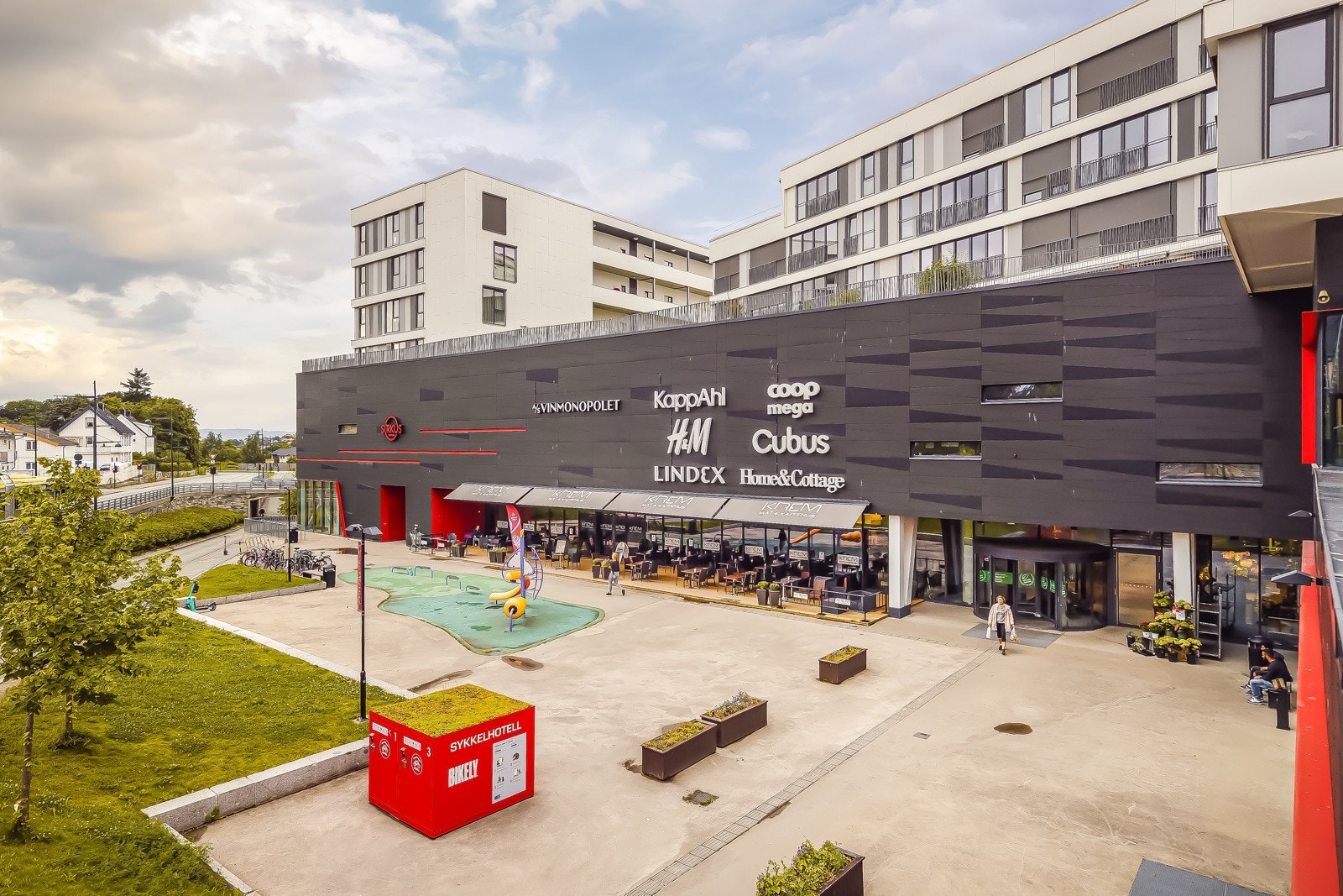 Tørrskodd adkomst til Sirkus Shopping i samme bygg. Galleribilde