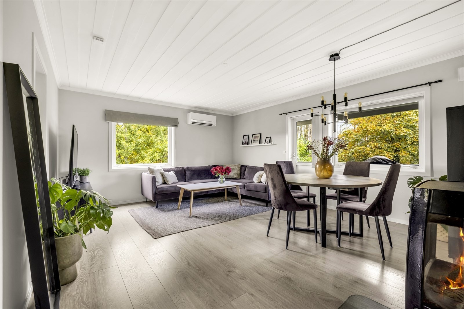 DNB Eiendom v/Michael A. Meyer (480 62 870) ønsker deg velkommen til Kongsten og første etasje i Fru Ingers gate 17! Galleribilde