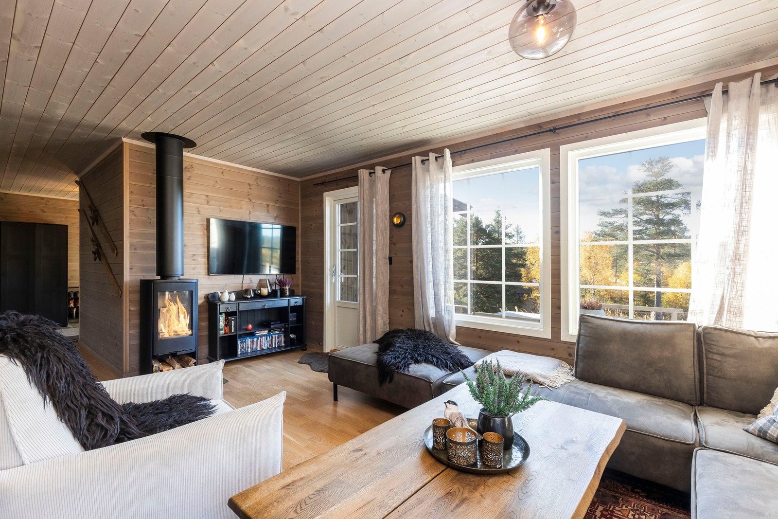 Stua er romslig og gir deg mange muligheter for innredning. Galleribilde