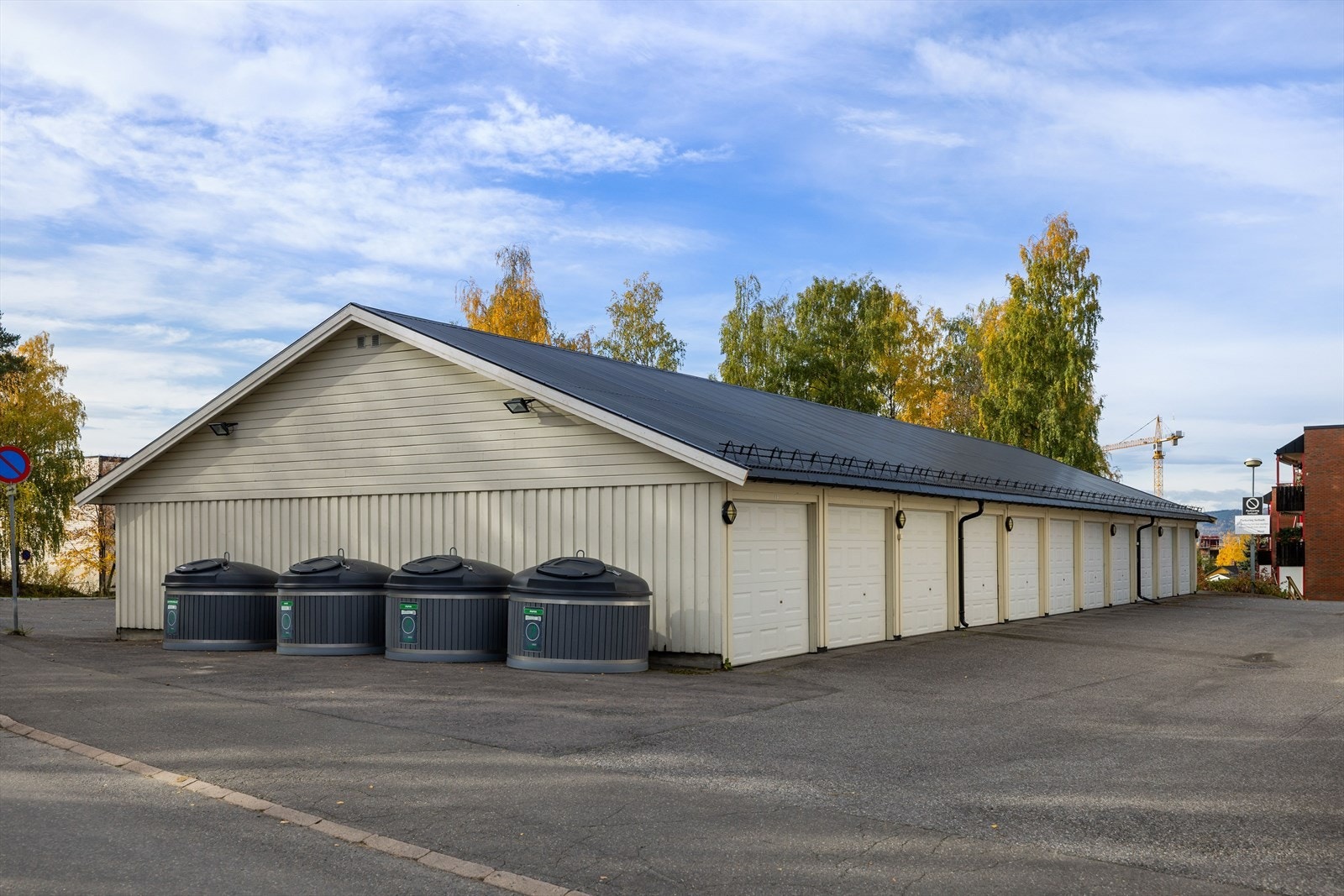 Det er mulighet for garasjeleie i borettslaget. Her gjelder ansiennitetsprinsippet. Galleribilde