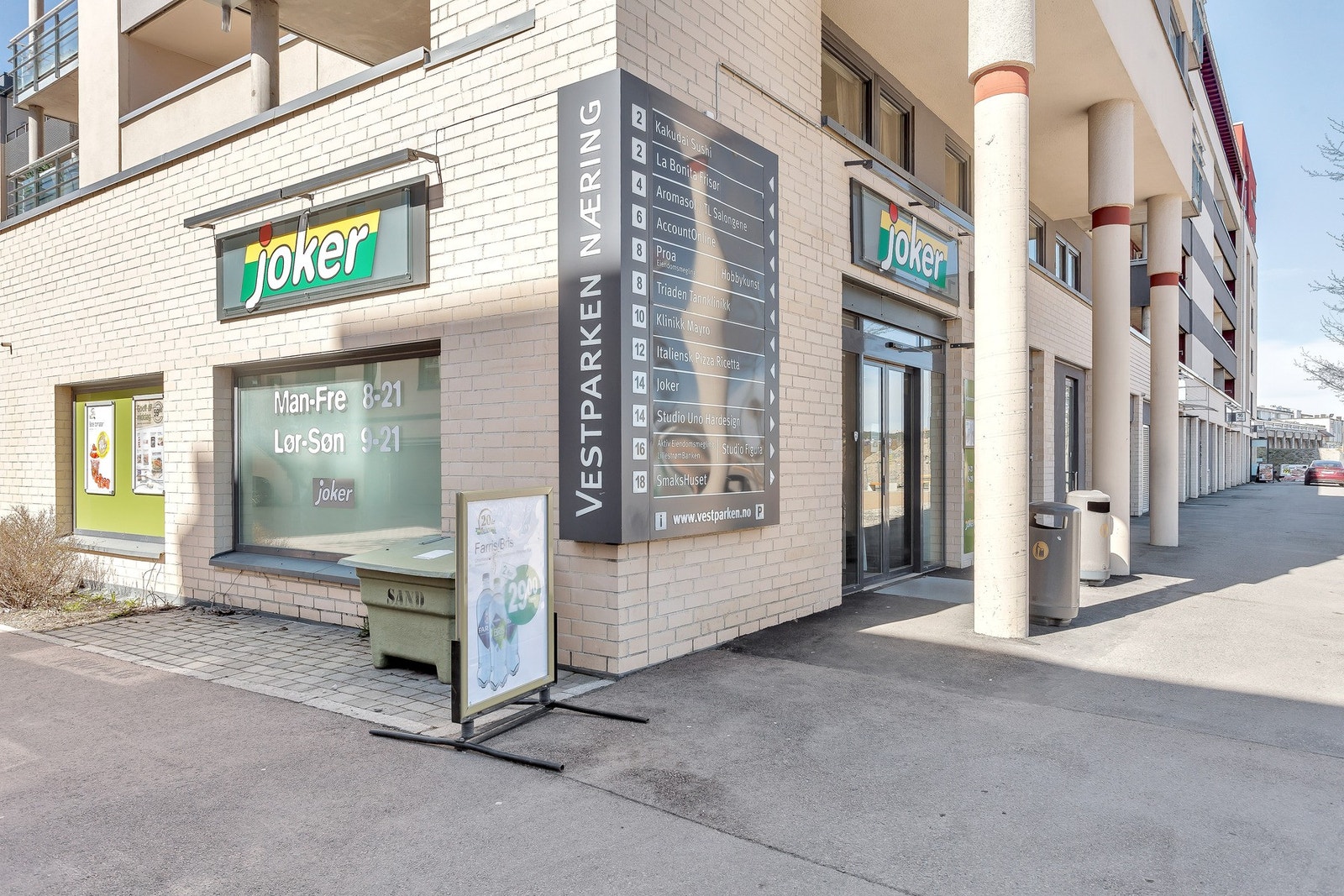 Søndagsåpen Joker rett ved Galleribilde