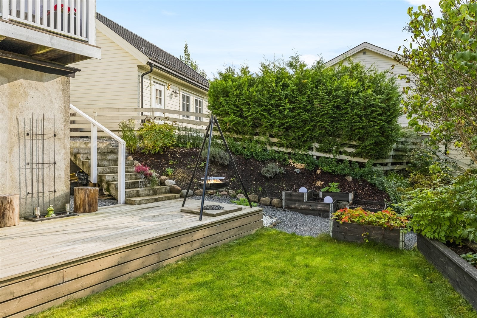 Her er det rikelig med plass til utemøbler og grill. Galleribilde