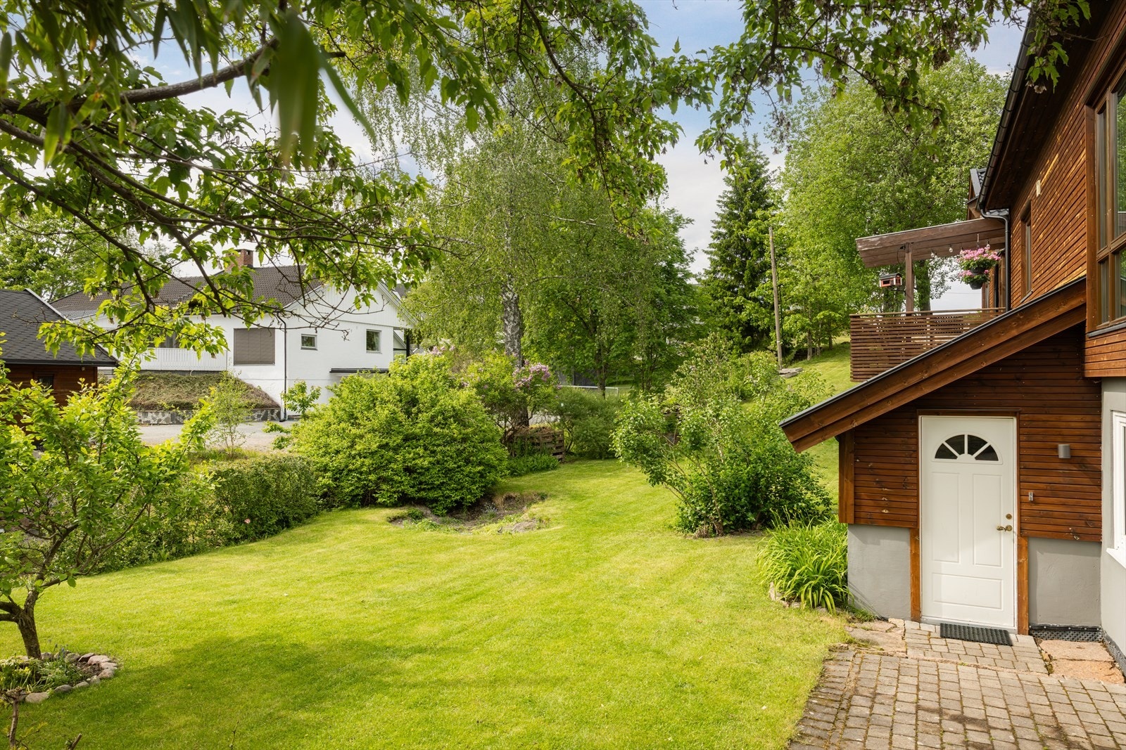 Inngangsdør til hybelen. Galleribilde