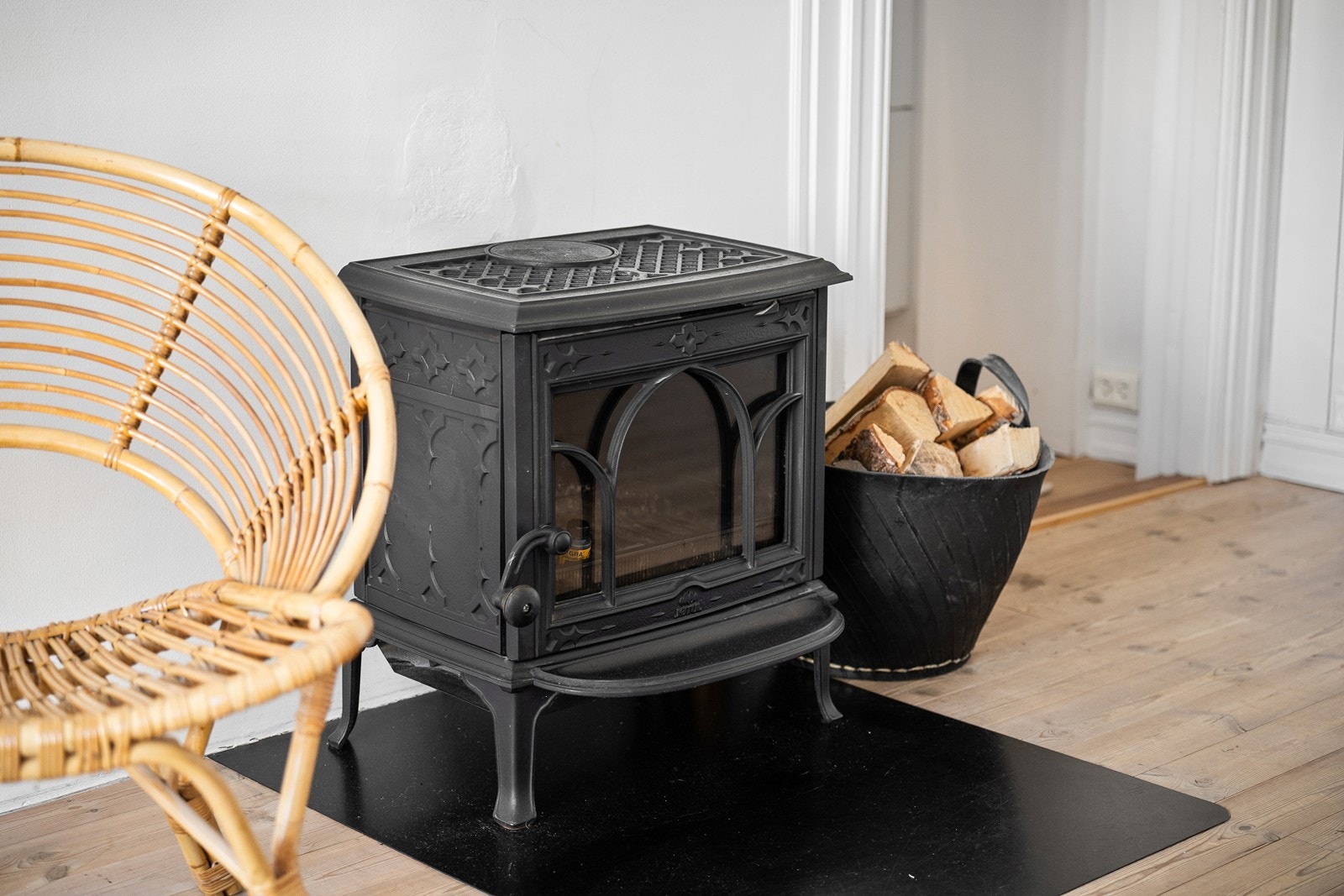 Flott peis i stuen skaper en hyggelig atmosfære Galleribilde