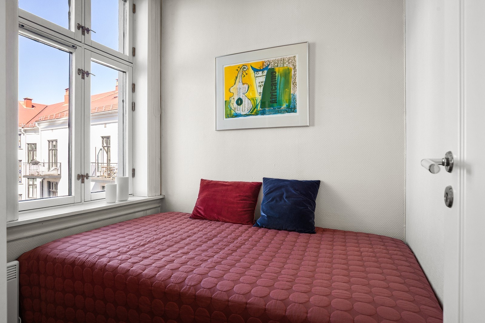 Soverom nr. 2 med inngang fra stuen Galleribilde