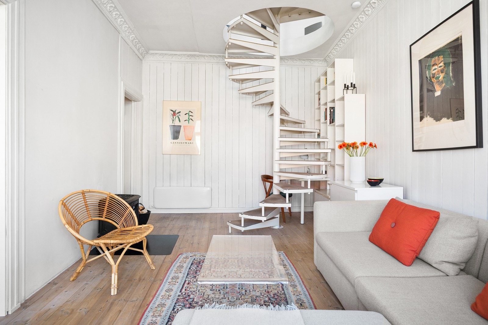 Leiligheten går over 2 etasjer Galleribilde