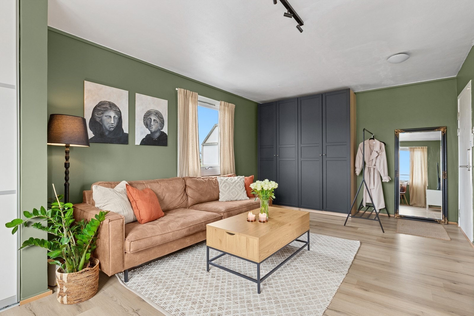 Her kan du bo for kr 3 533,- pr. mnd. i felleskostnader. Galleribilde