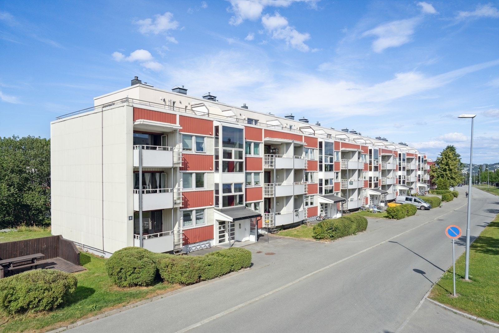Her får du en leilighet i et attraktivt og sentralt boligområde på Hallset/Munkvoll. Galleribilde