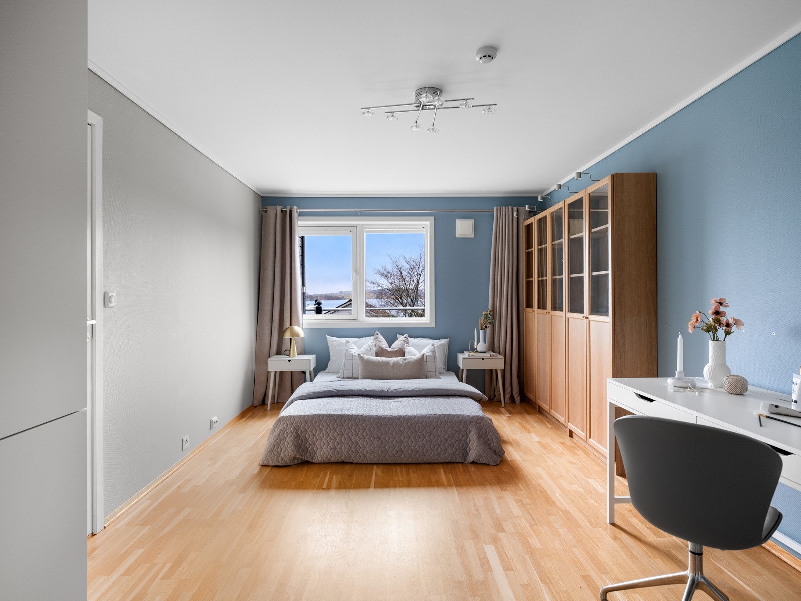 Det er også fin plass til seng og tilhørende møblement. Galleribilde