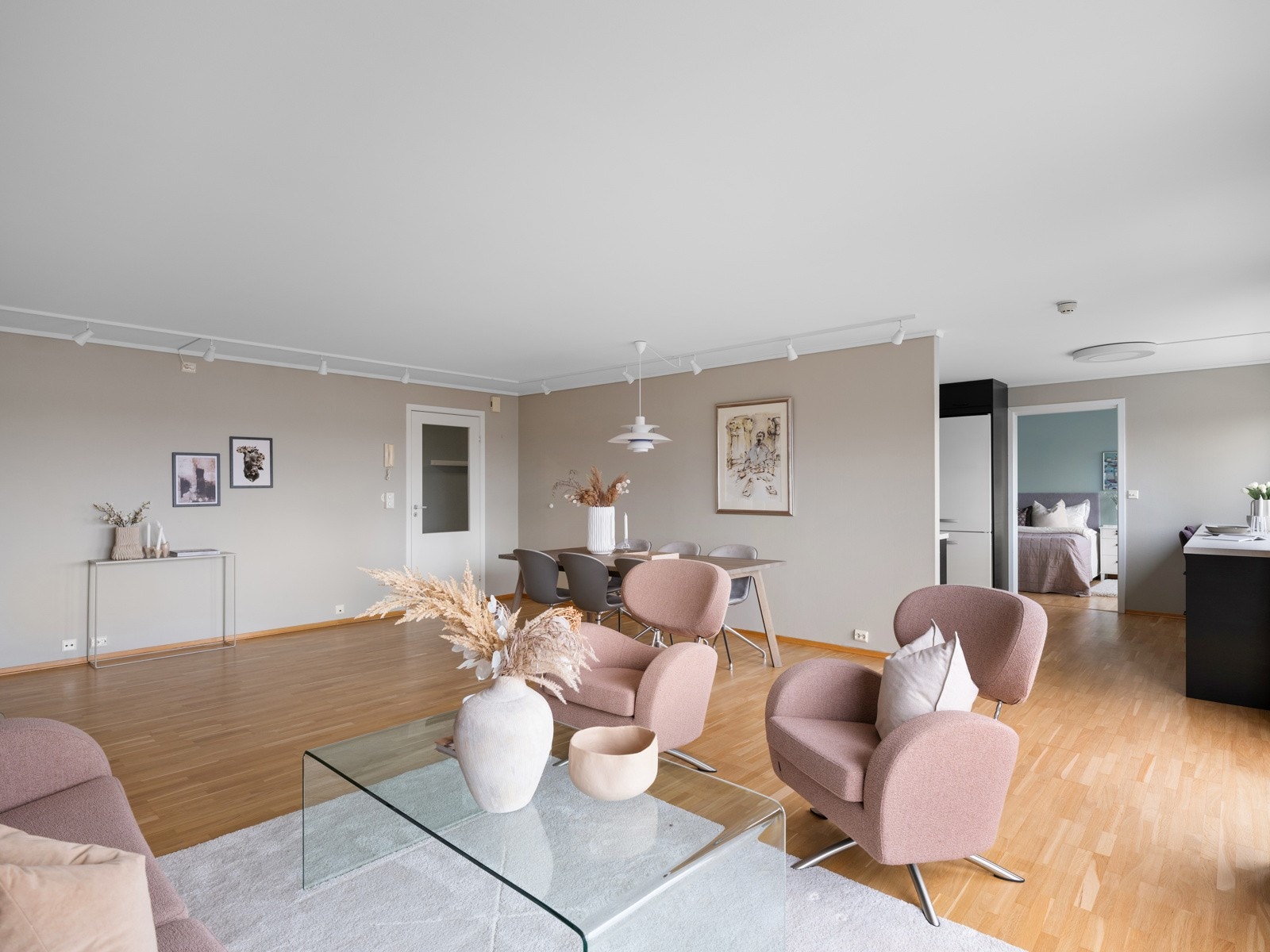 Rommets gode planløsning gjør det enkelt å møblere. Galleribilde