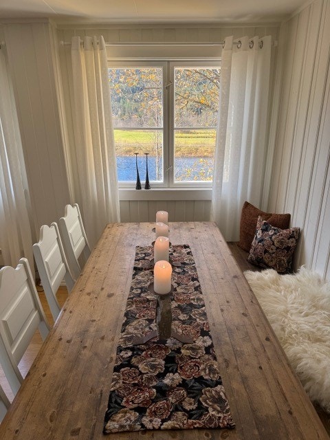 Spisestue med utsikt. Galleribilde