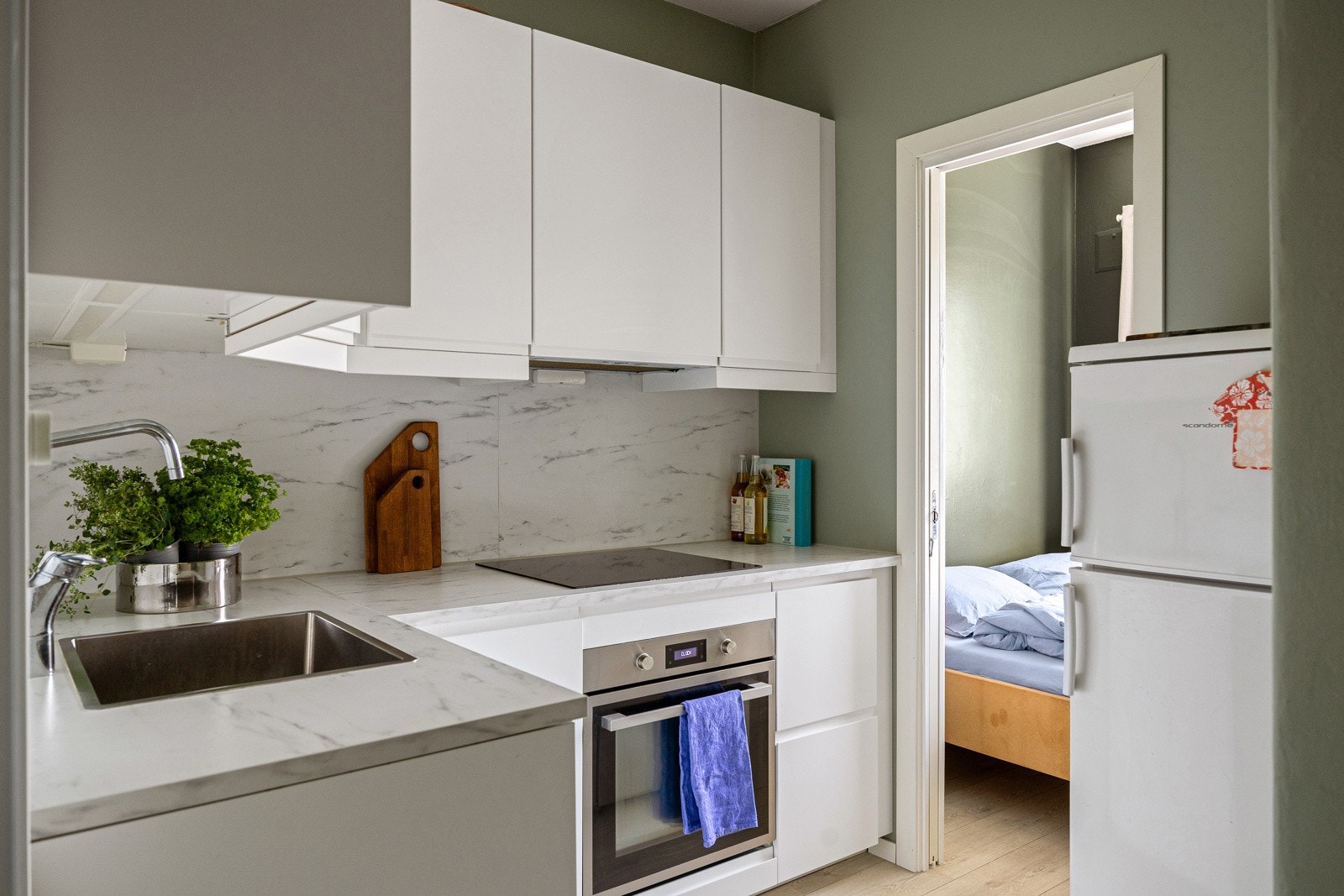 Lyst og moderne kjøkken oppusset i 2020 Galleribilde