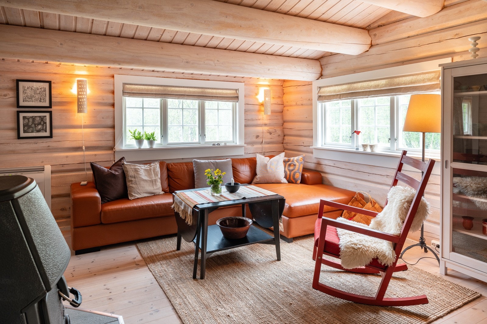 Denne avdelingen av hytta har en flott, romslig stue og 2 soverom i tilknytning. Galleribilde