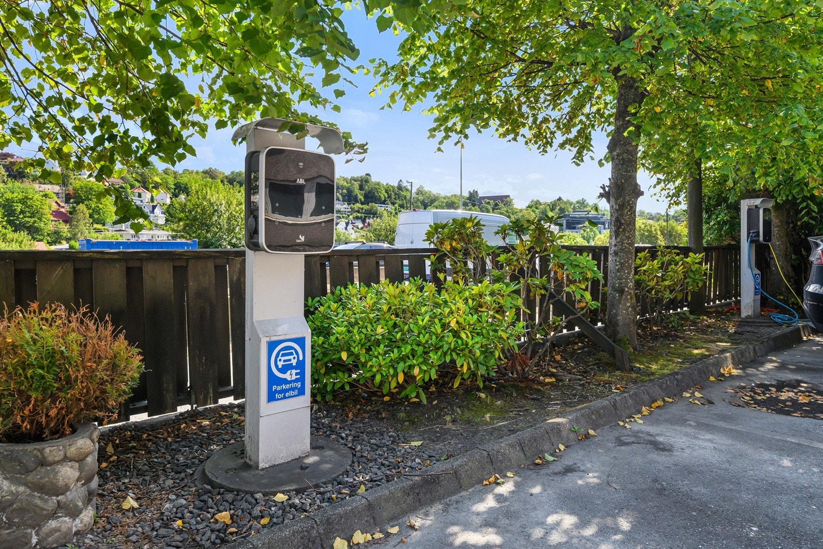 Det er også lagt opp flere plasser for elbil lading. Galleribilde