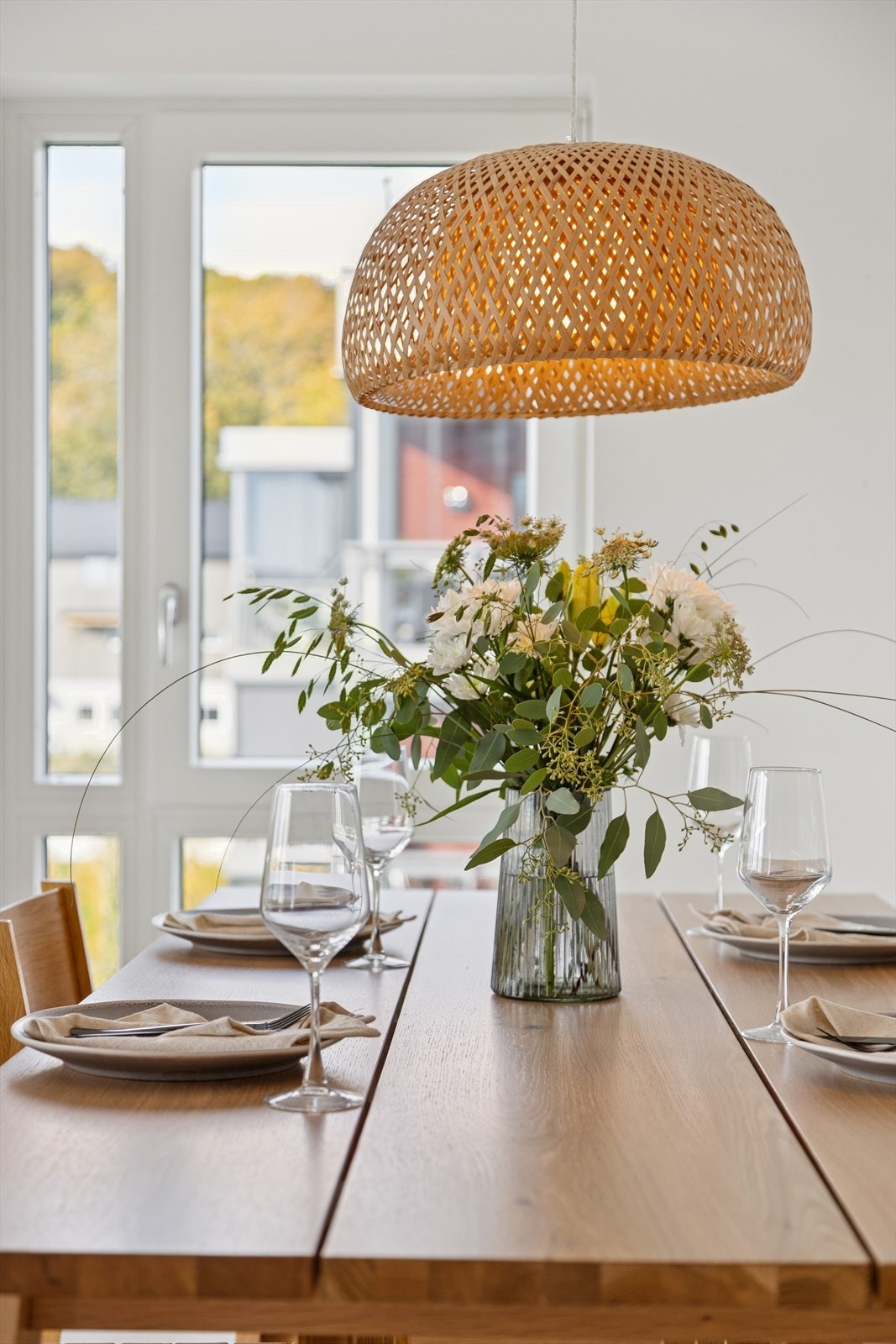 Det er punkt i overgang innervegg-/himling hvor man kan montere ønsket takbelysning. Galleribilde