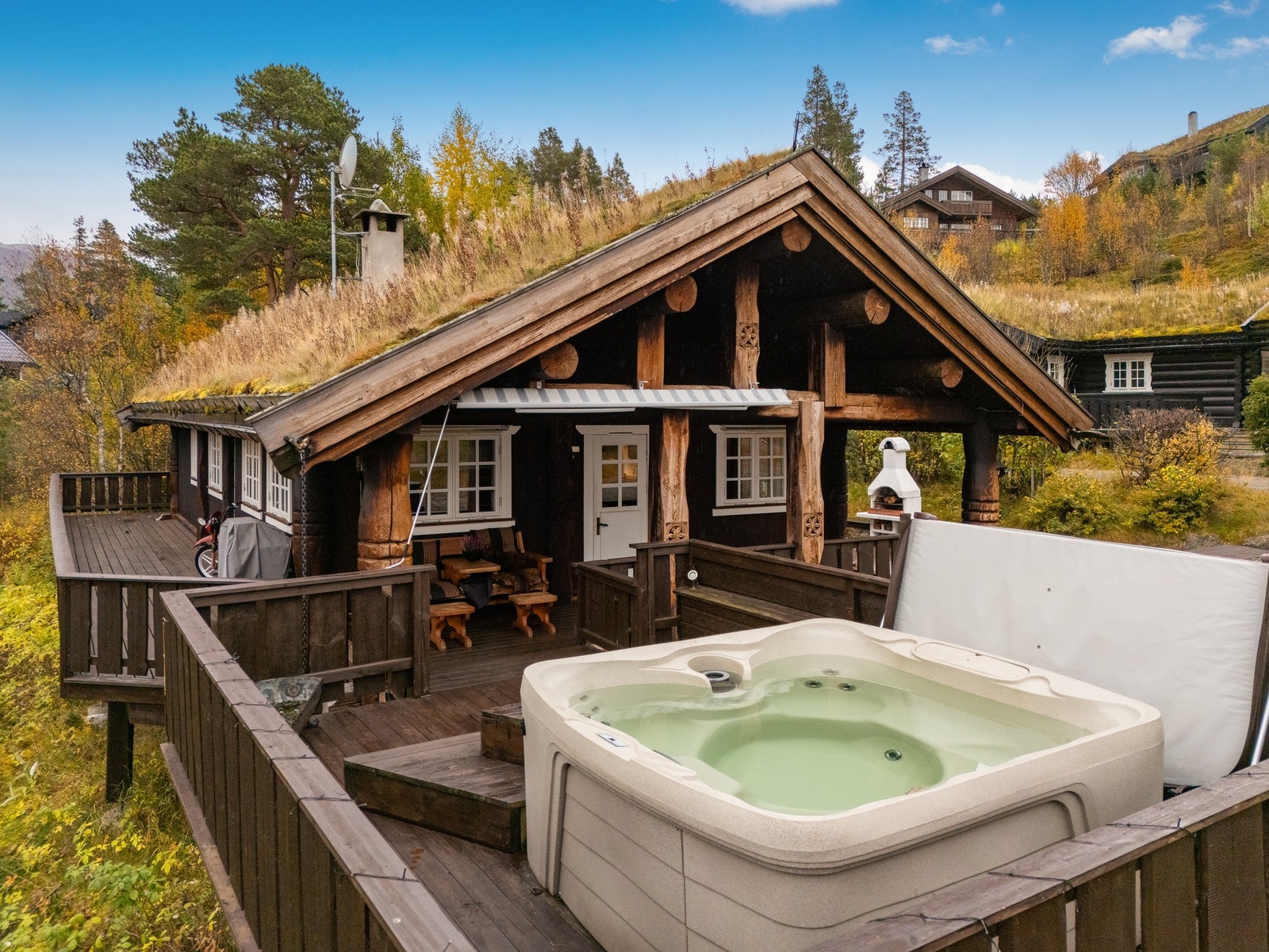 Etter en lang med utforsking av fjellheimen, finnes det ikke noe bedre enn en rykende varm jacuzzi Galleribilde