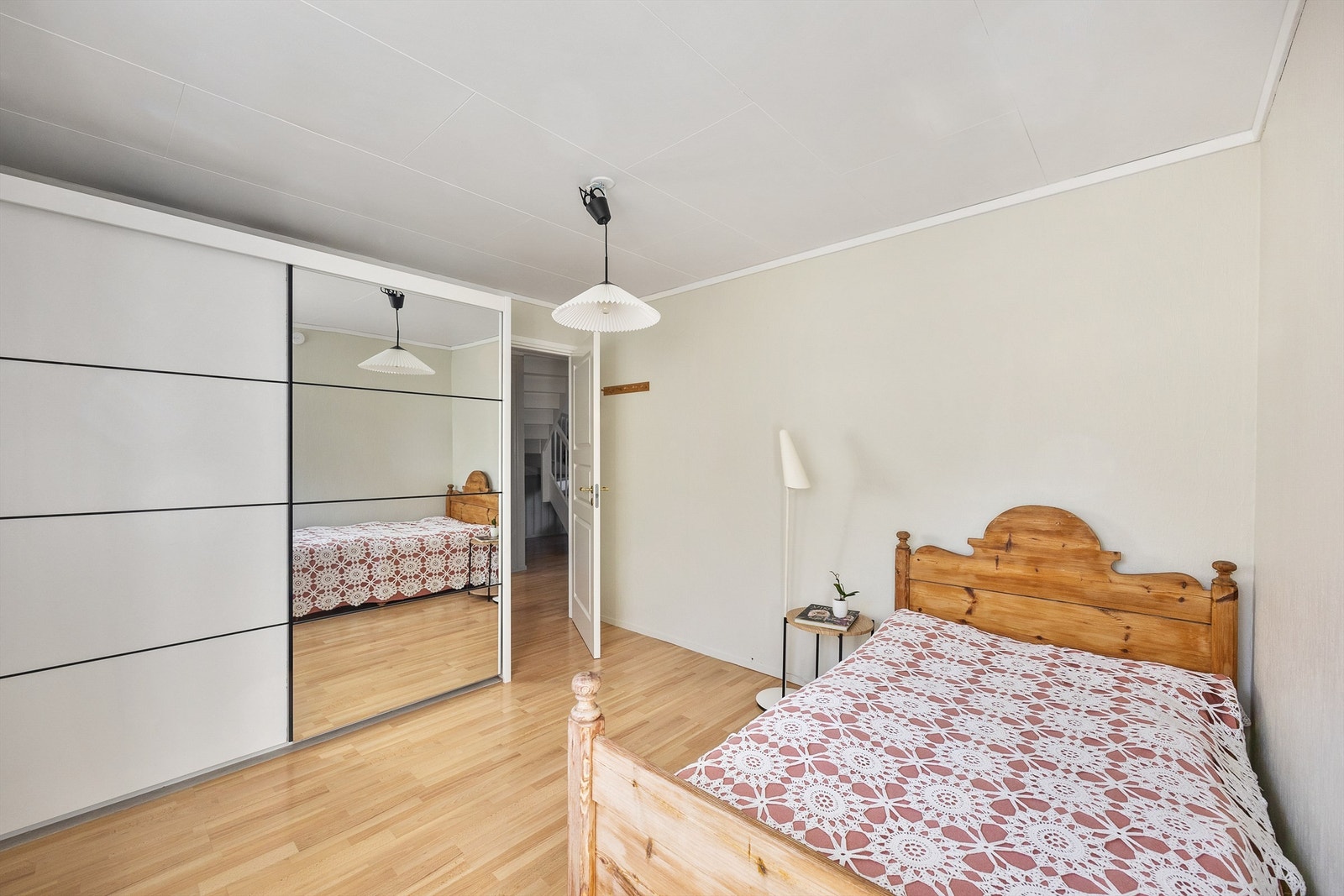 Soverom i 1. etasje. Lyst rom av god størrelse. Galleribilde