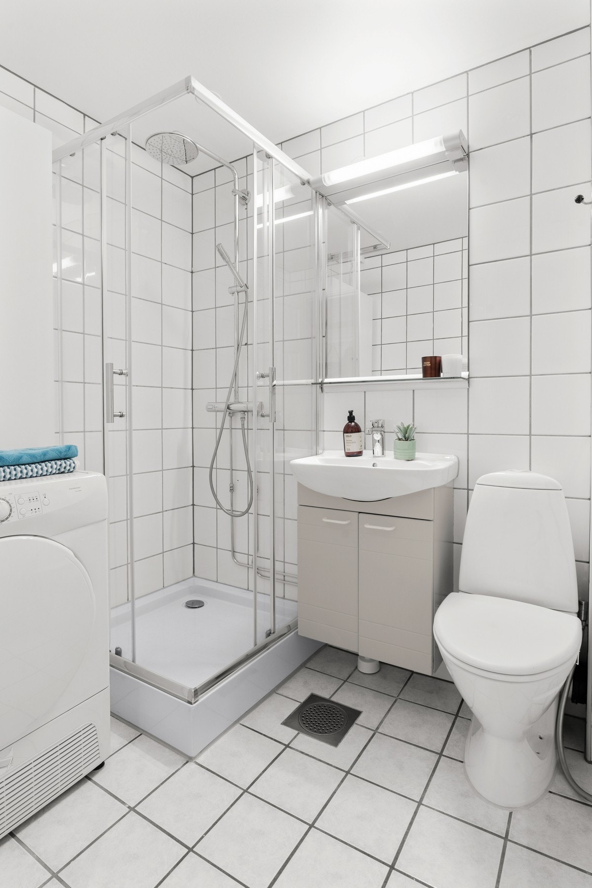 Badet ble pusset opp i regi av borettslaget i ca. 2000-2002 og ble videre oppgradert i 2022 med nytt dusjkabinett. Galleribilde