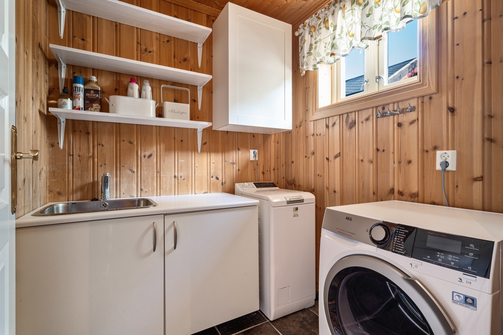 Vaskerom Galleribilde