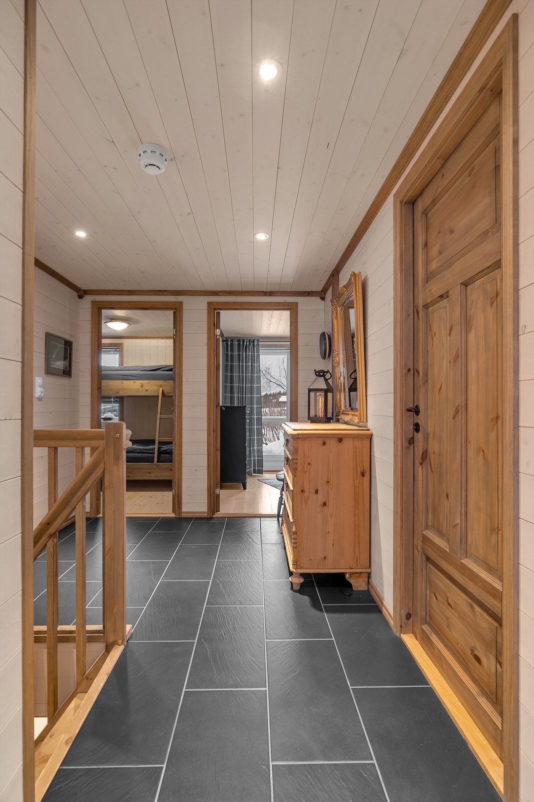 Mellomgang. Galleribilde