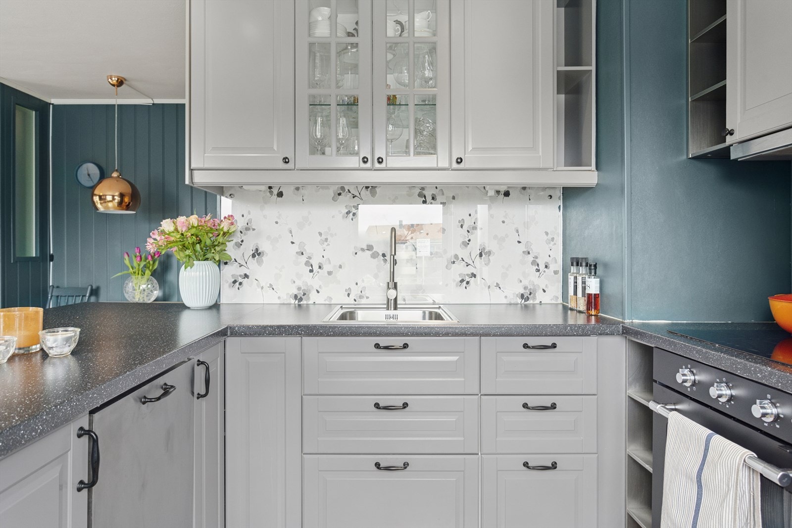 Stilrent IKEA-kjøkken fra 2014 Galleribilde