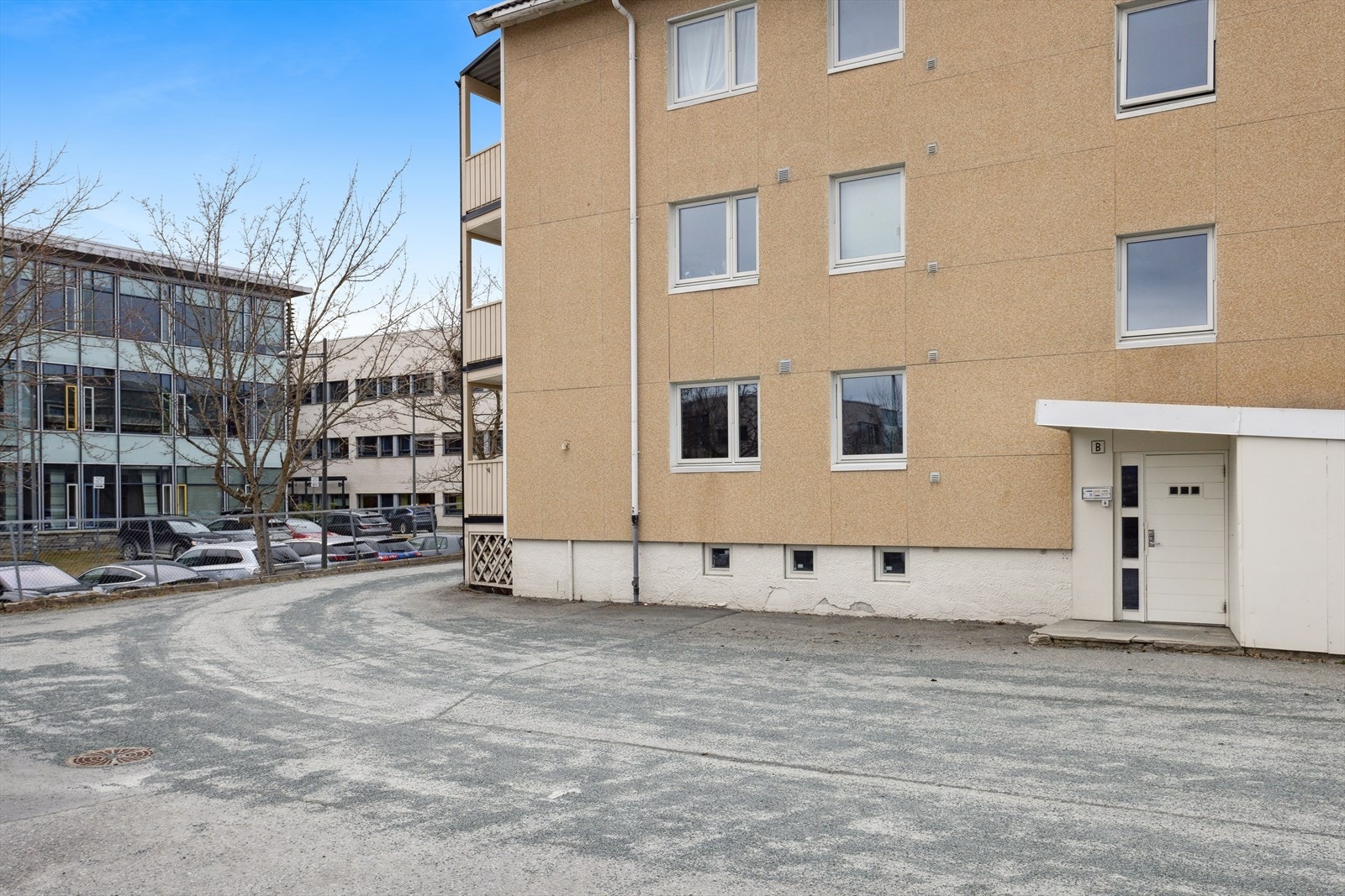 Felles inngangsparti. Galleribilde