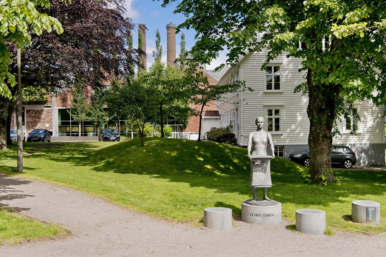 Lervigtunet Park ligger i kort gange fra leiligheten, like ved Oransjeriet. Galleribilde