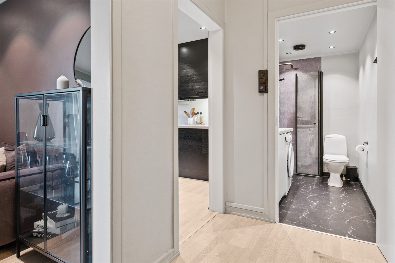 Gang mot bad/vaskerom Galleribilde