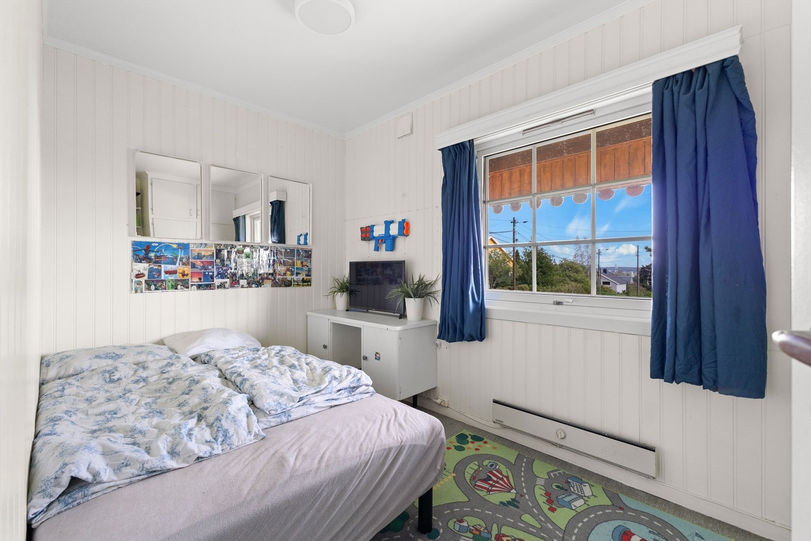 Soverom nr. 2 også av god størrelse. Oppvarming via panelovn. Galleribilde