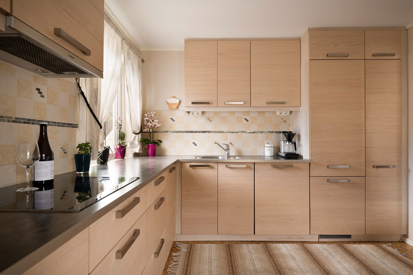 Godt med skapplass i kjøkkenet Galleribilde