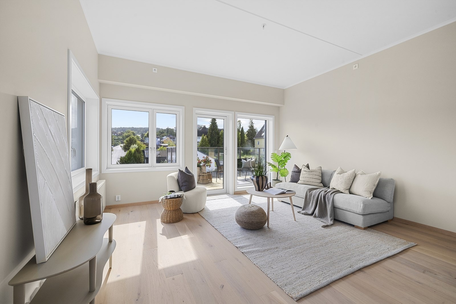 Utgang til balkong fra stuen Galleribilde