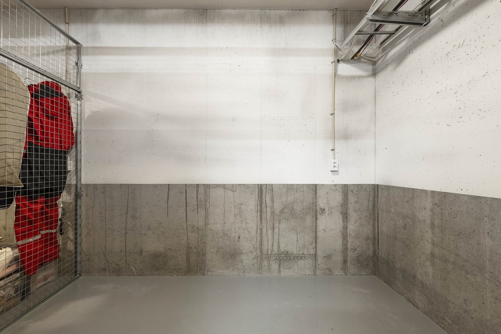 Praktisk bod i garasjekjeller. Boden er ved parkeringsplassen Galleribilde